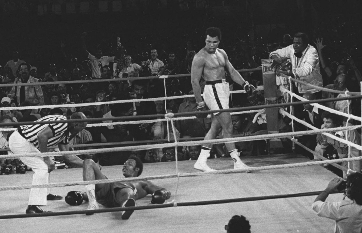 Referee counts out Foreman — Round 8, Kinshasa 1974